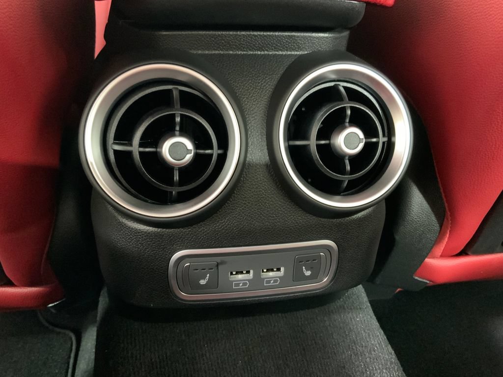 New 2026 Alfa Romeo Giulia AWD image 39