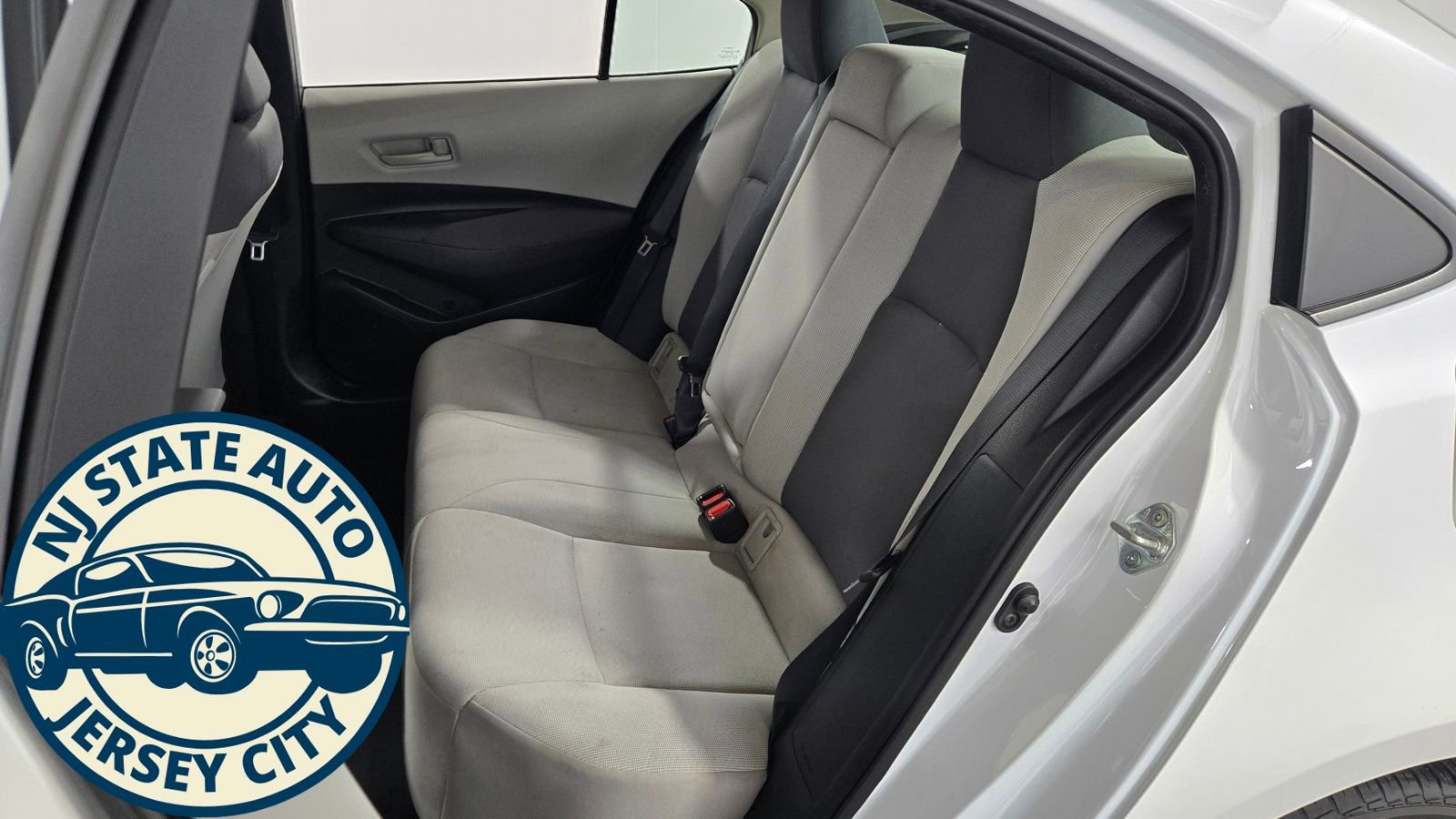 Used 2022 Toyota Corolla LE image 20