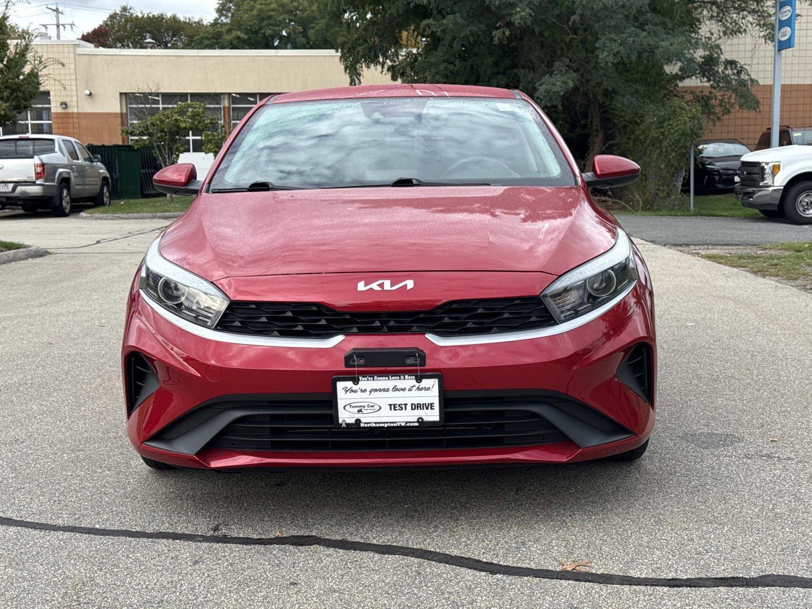 Used 2022 Kia Forte LXS image 2