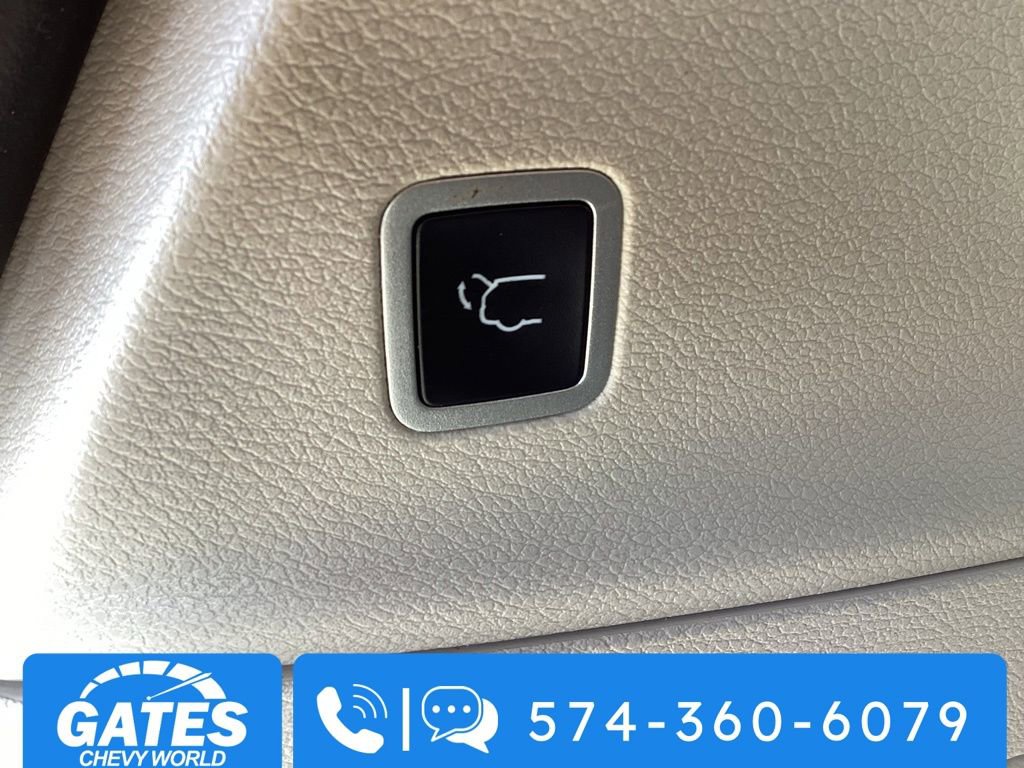 Used 2024 Chrysler Pacifica Touring-L image 11