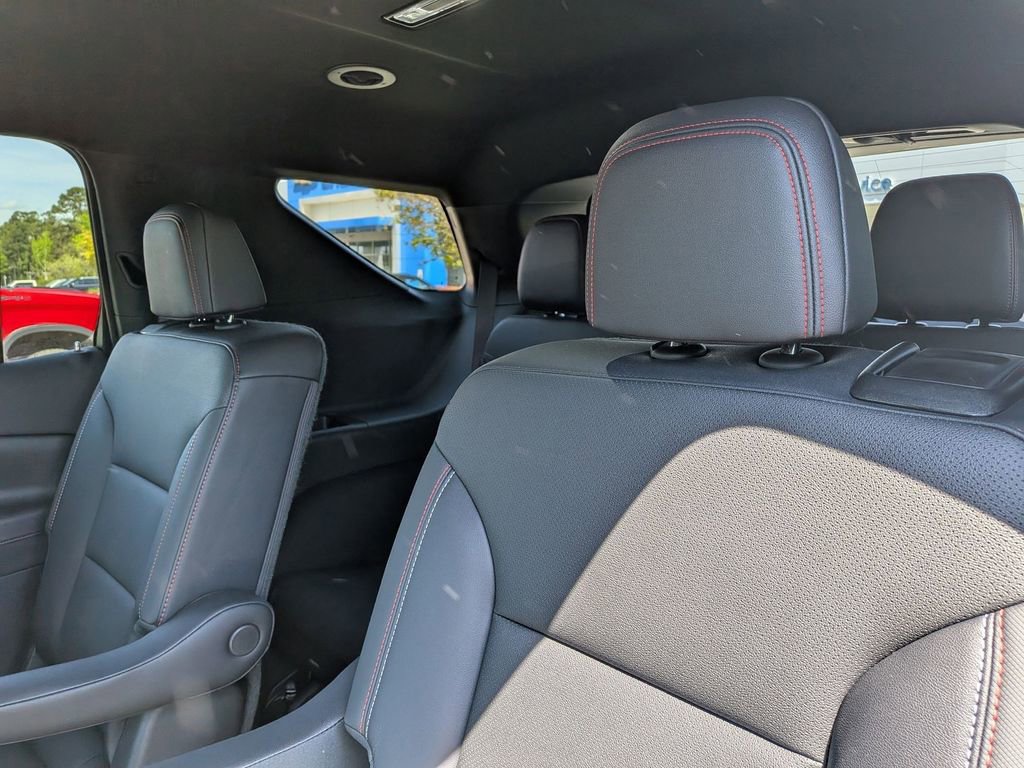 Used 2025 Chevrolet Traverse Z71 w/ Driver Confidence Package image 28