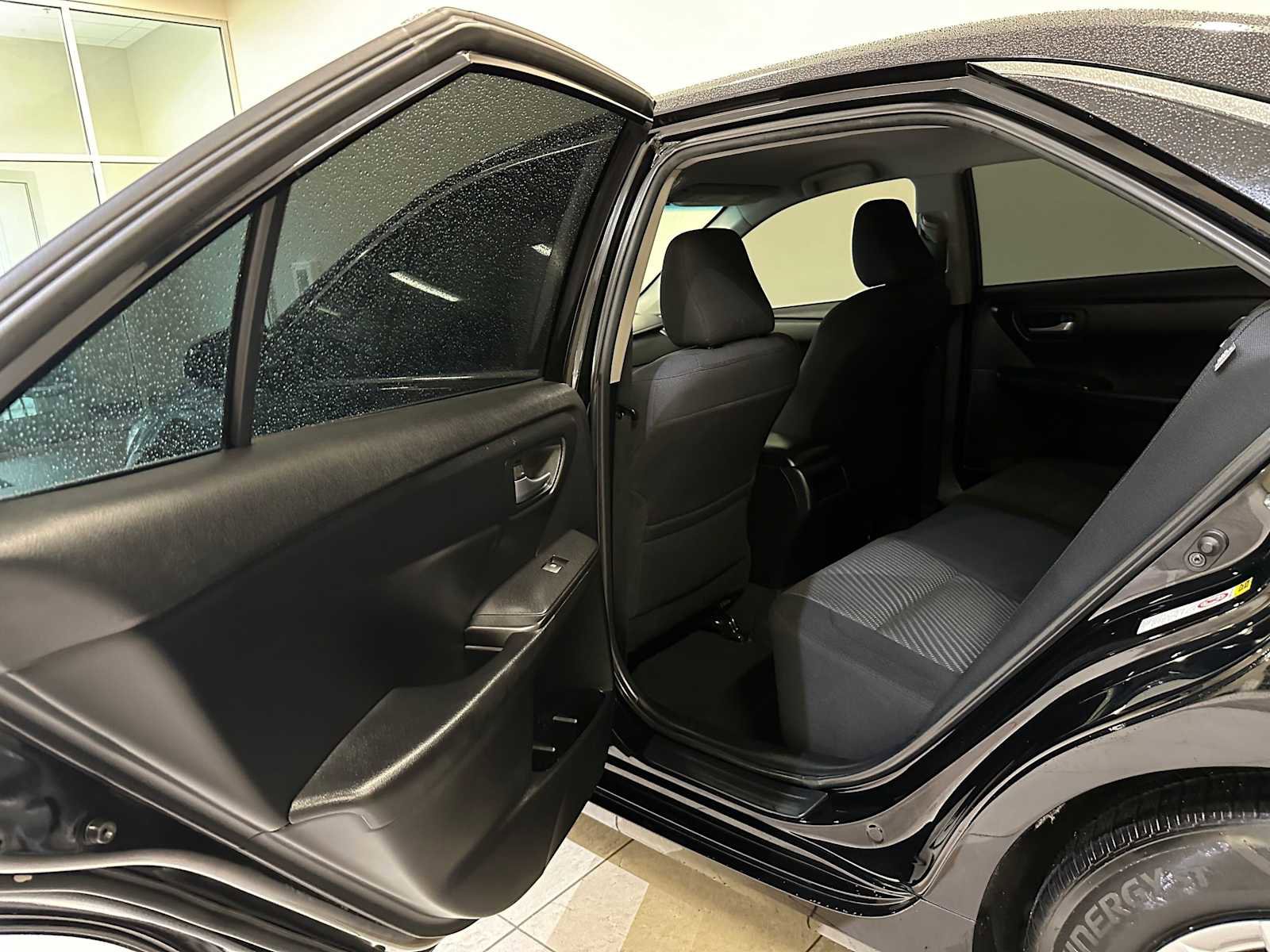 Used 2015 Toyota Camry LE image 22