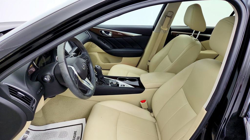 Used 2019 INFINITI Q50 Luxe w/ Essential Package (3.0T Luxe) AWD/4WD image 20