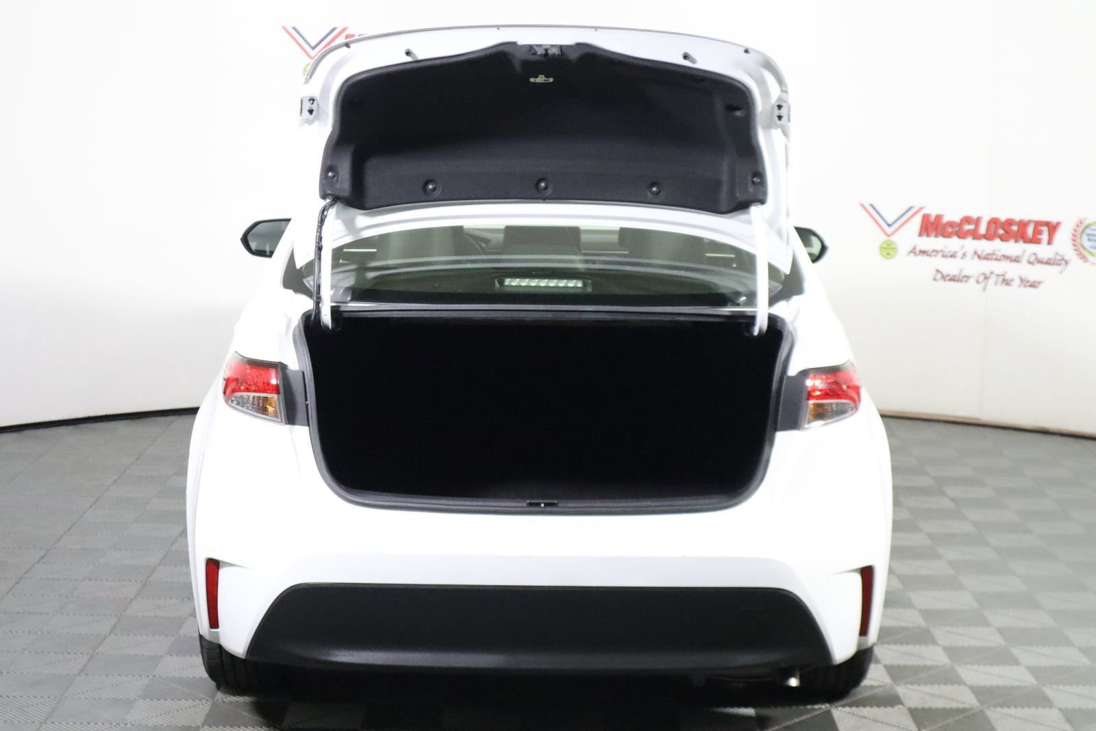 Used 2023 Toyota Corolla LE image 13