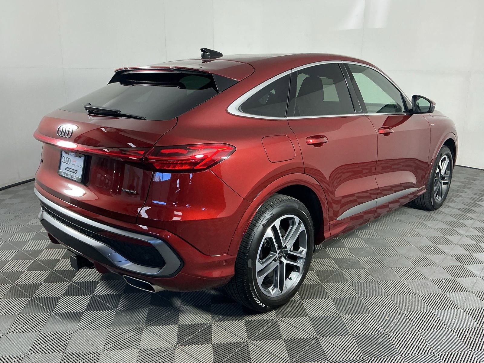 Used 2025 Audi Q5 Prestige AWD/4WD image 10