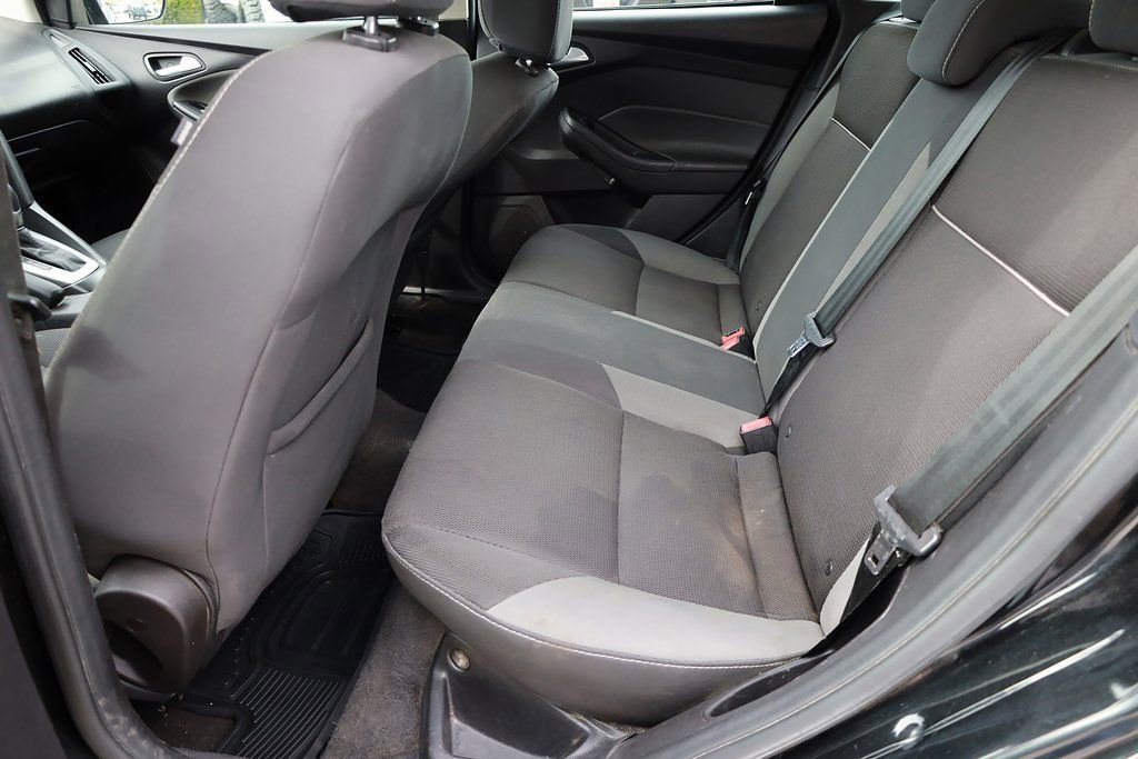 Used 2014 Ford Focus SE w/ SE Winter Package image 17