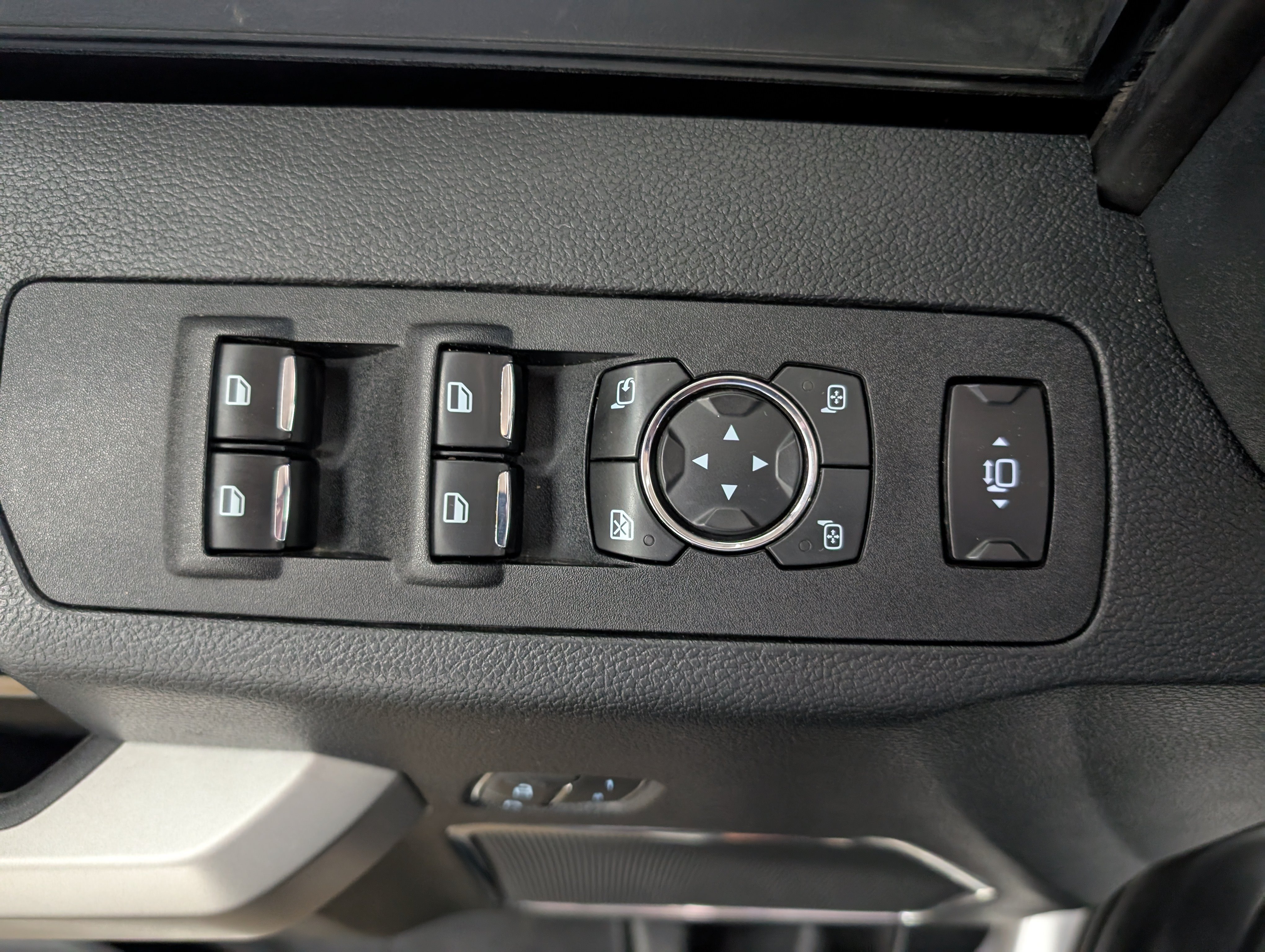 Used 2019 Ford F350 Lariat AWD/4WD image 13