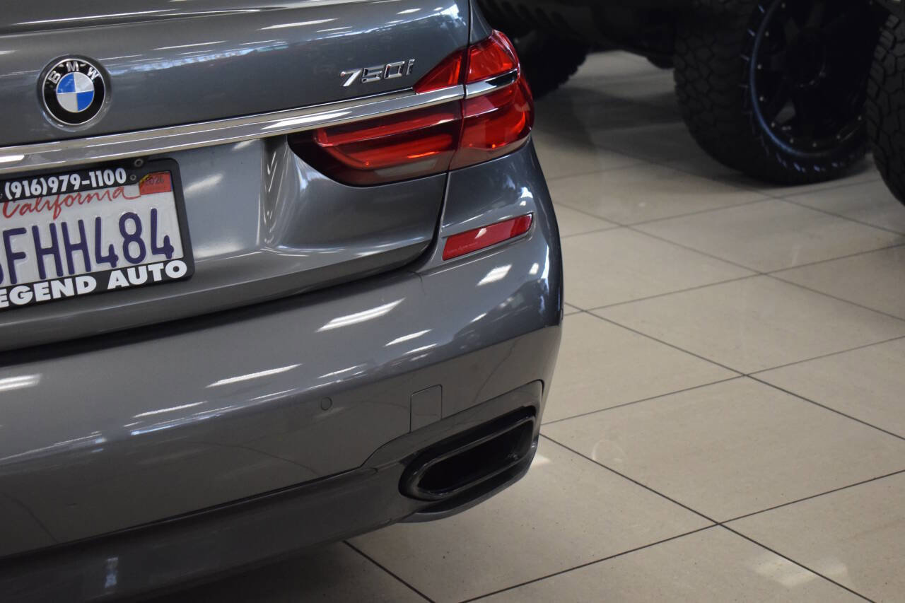 Used 2018 BMW 750i image 23