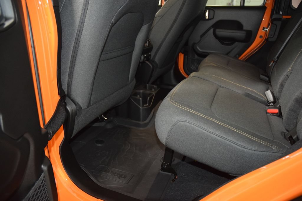 Used 2025 Jeep Wrangler Unlimited Sport AWD/4WD image 38