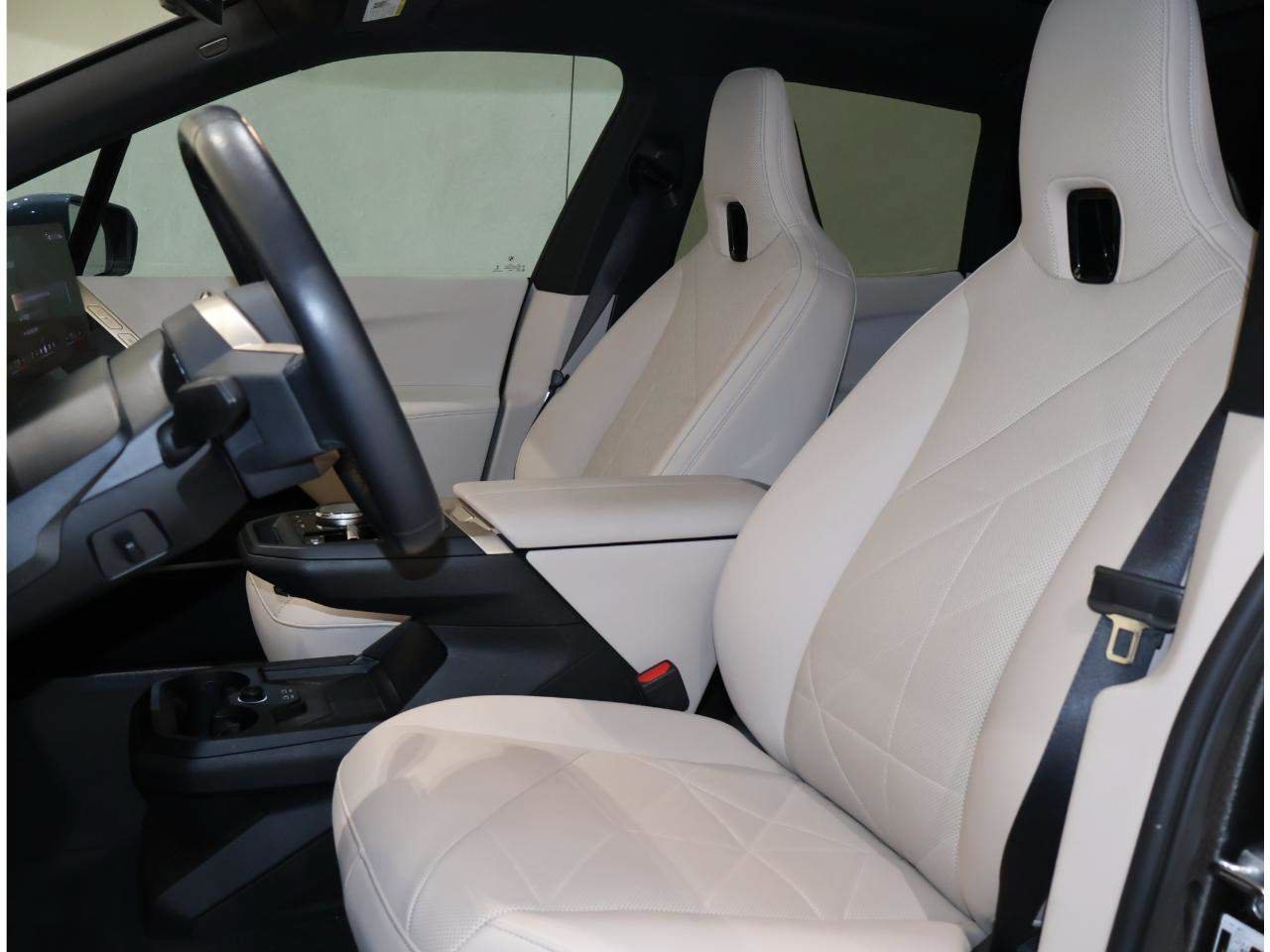 Certified 2024 BMW iX xDrive50 w/ Premium Package AWD/4WD image 13