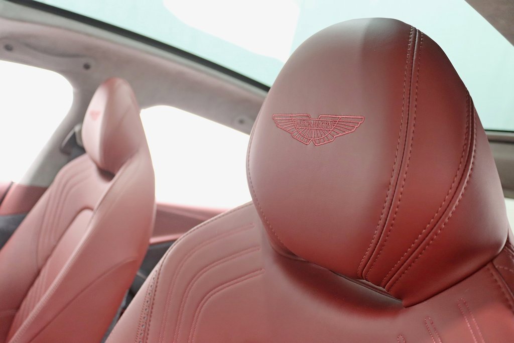 Used 2021 Aston Martin DBX image 33