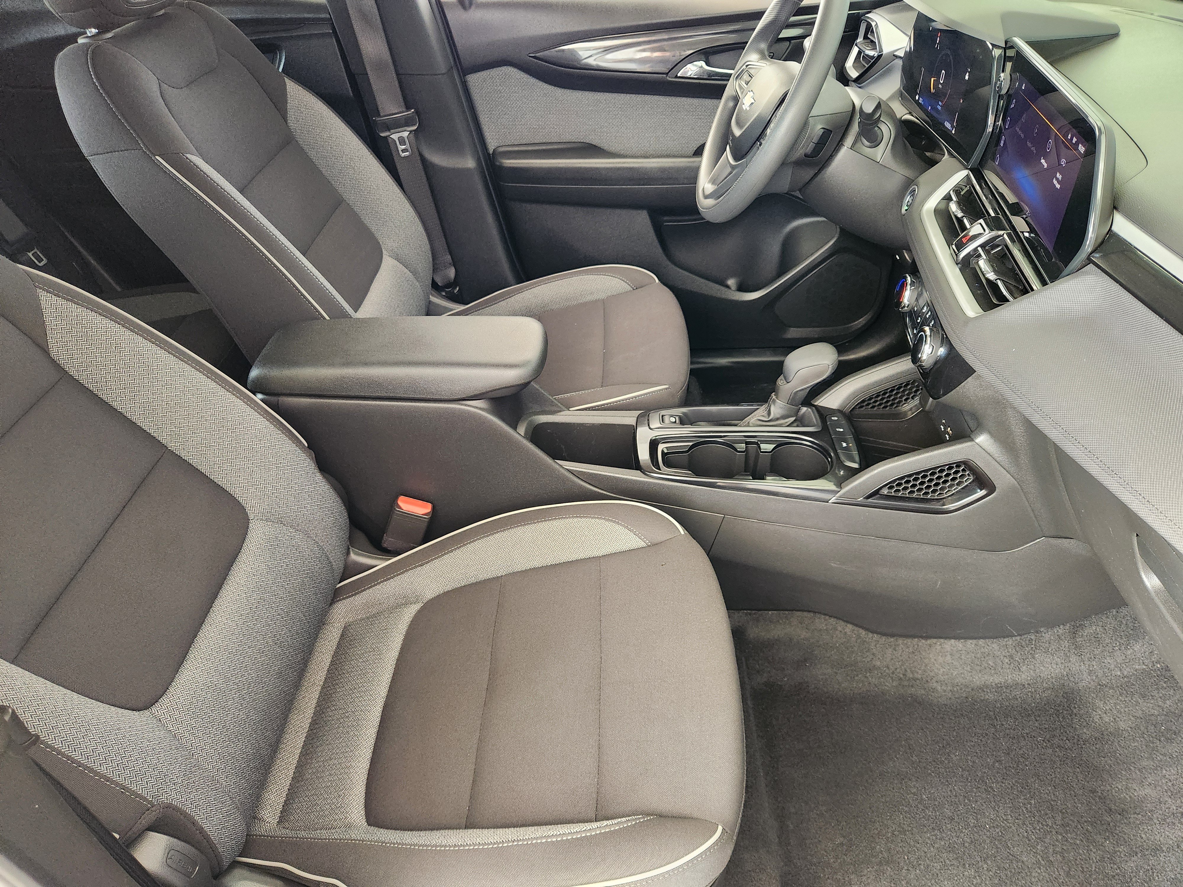 Used 2024 Chevrolet TrailBlazer LT FWD image 14