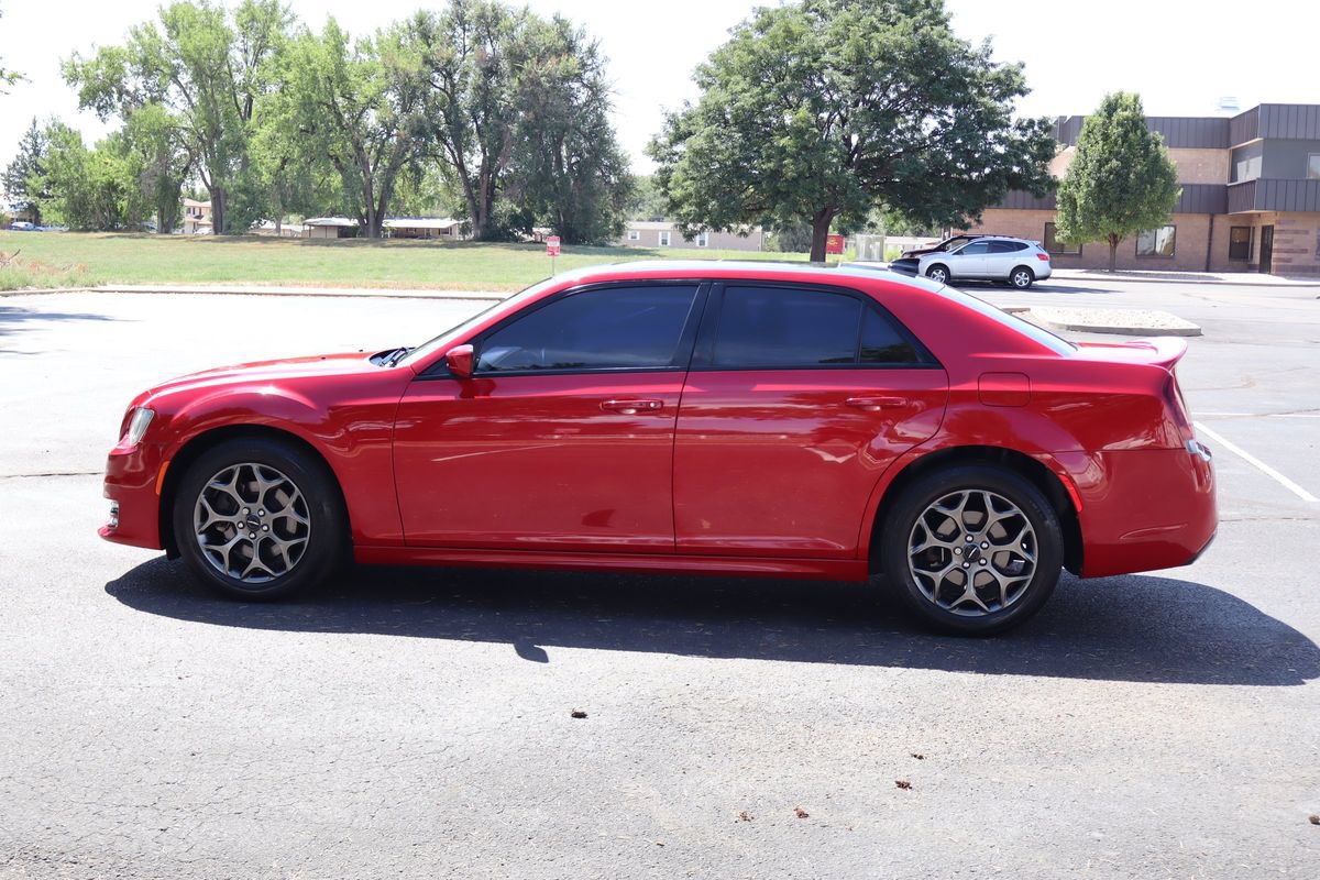 Used 2018 Chrysler 300 S w/ S Model Appearance Package AWD/4WD image 9