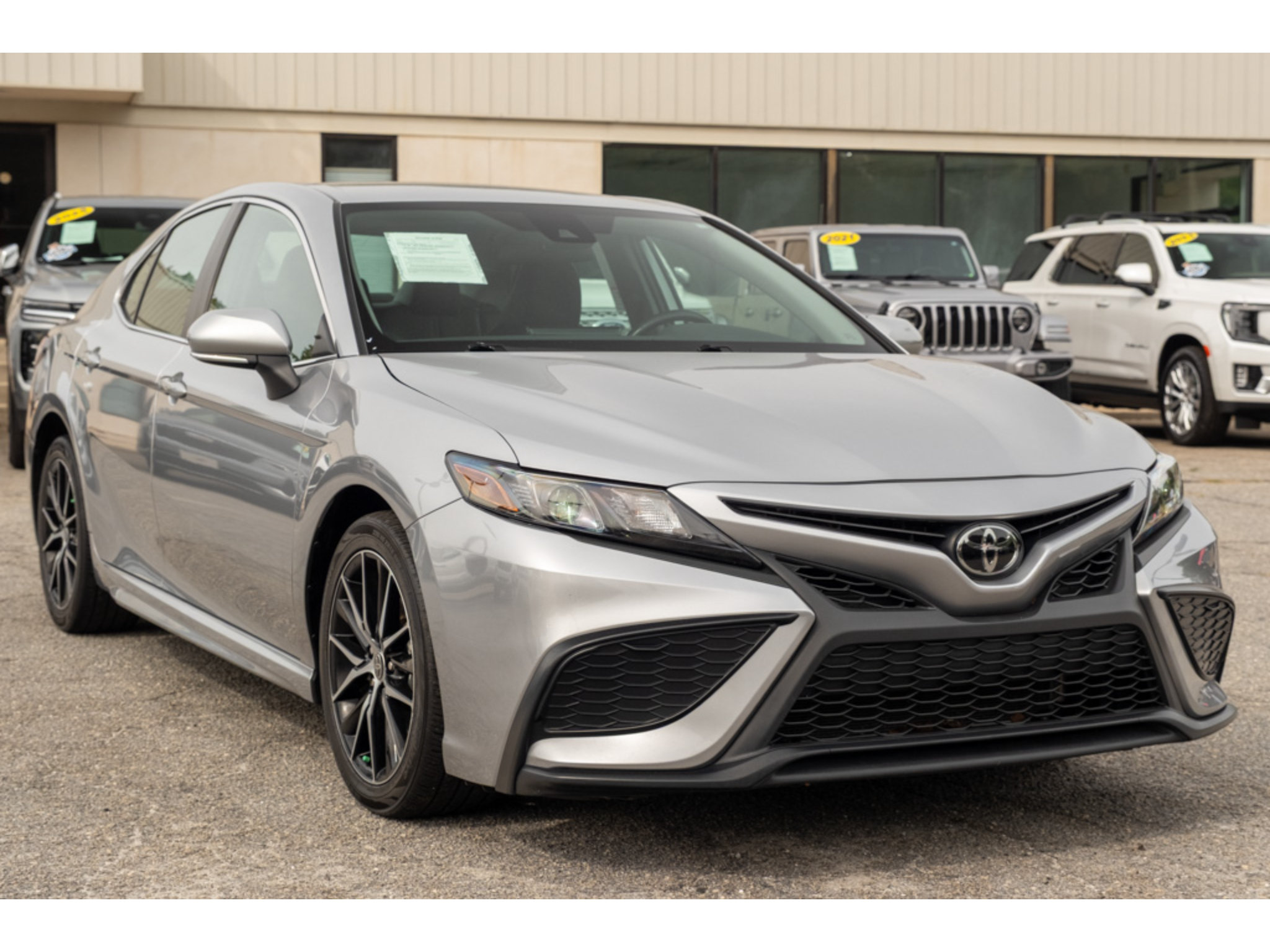 Used 2024 Toyota Camry SE FWD image 32