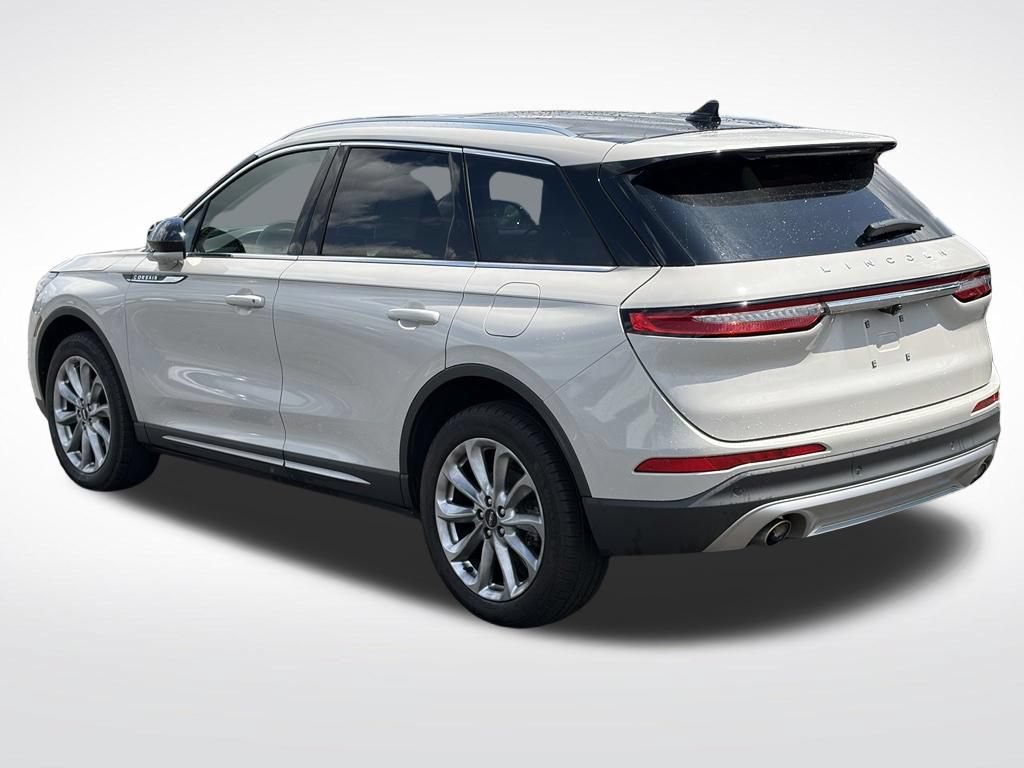 Used 2022 Lincoln Corsair AWD w/ Premium Package image 8