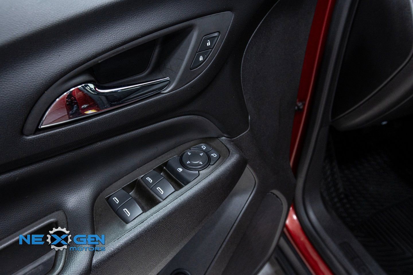 Used 2024 Chevrolet Equinox LT image 12