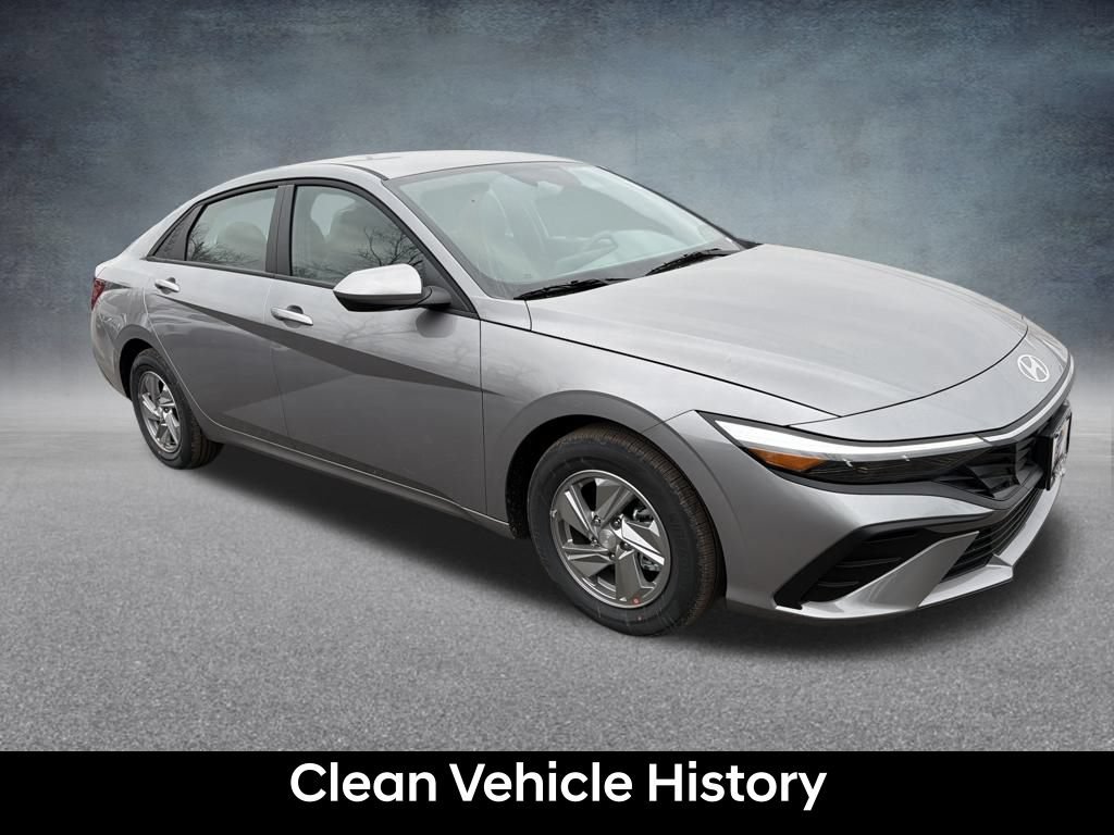 Used 2026 Hyundai Elantra SE w/ Cargo Package FWD image 9
