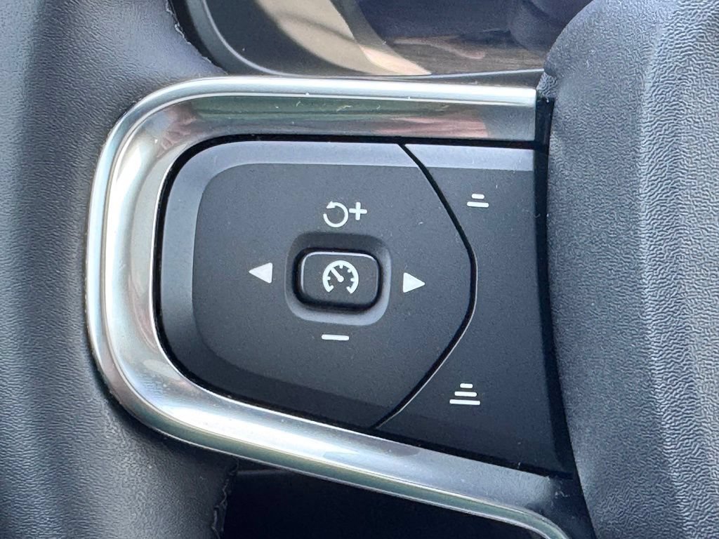 Used 2023 Volvo C40 P8 Recharge Ultimate AWD/4WD image 8