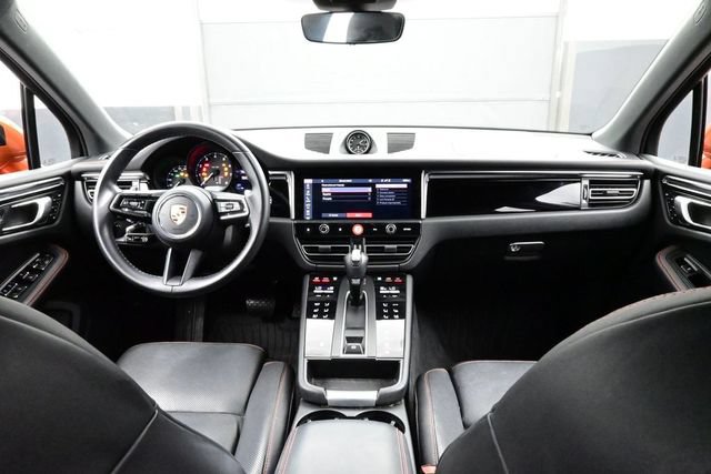 Certified 2023 Porsche Macan AWD/4WD image 20