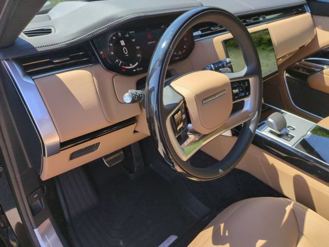 New 2026 Land Rover Range Rover Long Wheelbase SE AWD/4WD image 7