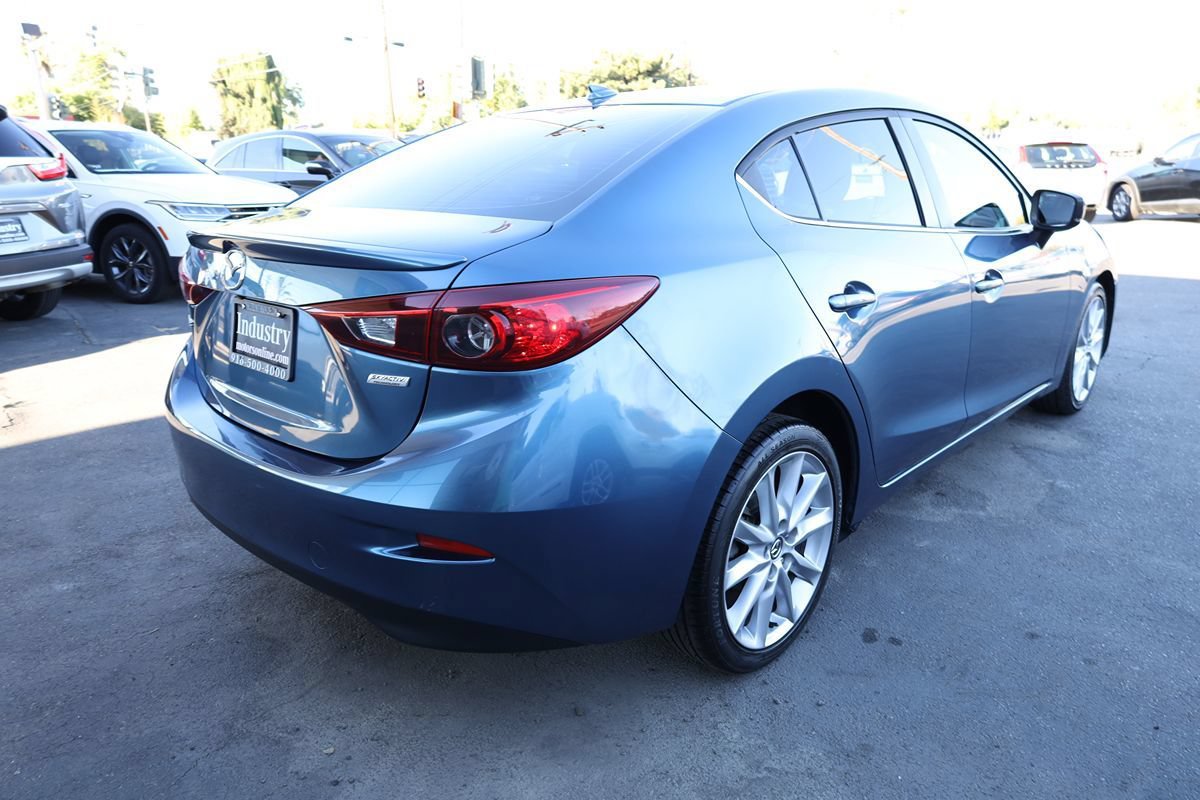 Used 2017 MAZDA MAZDA3 Touring w/ Popular Equipment Package FWD image 5