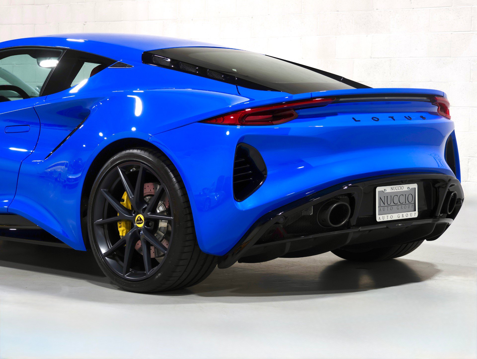 Used 2026 Lotus Emira RWD image 29