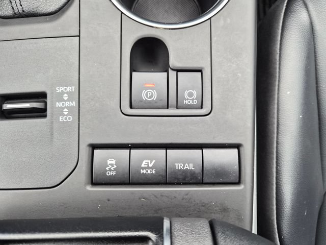 Used 2022 Toyota Highlander XLE AWD/4WD image 31