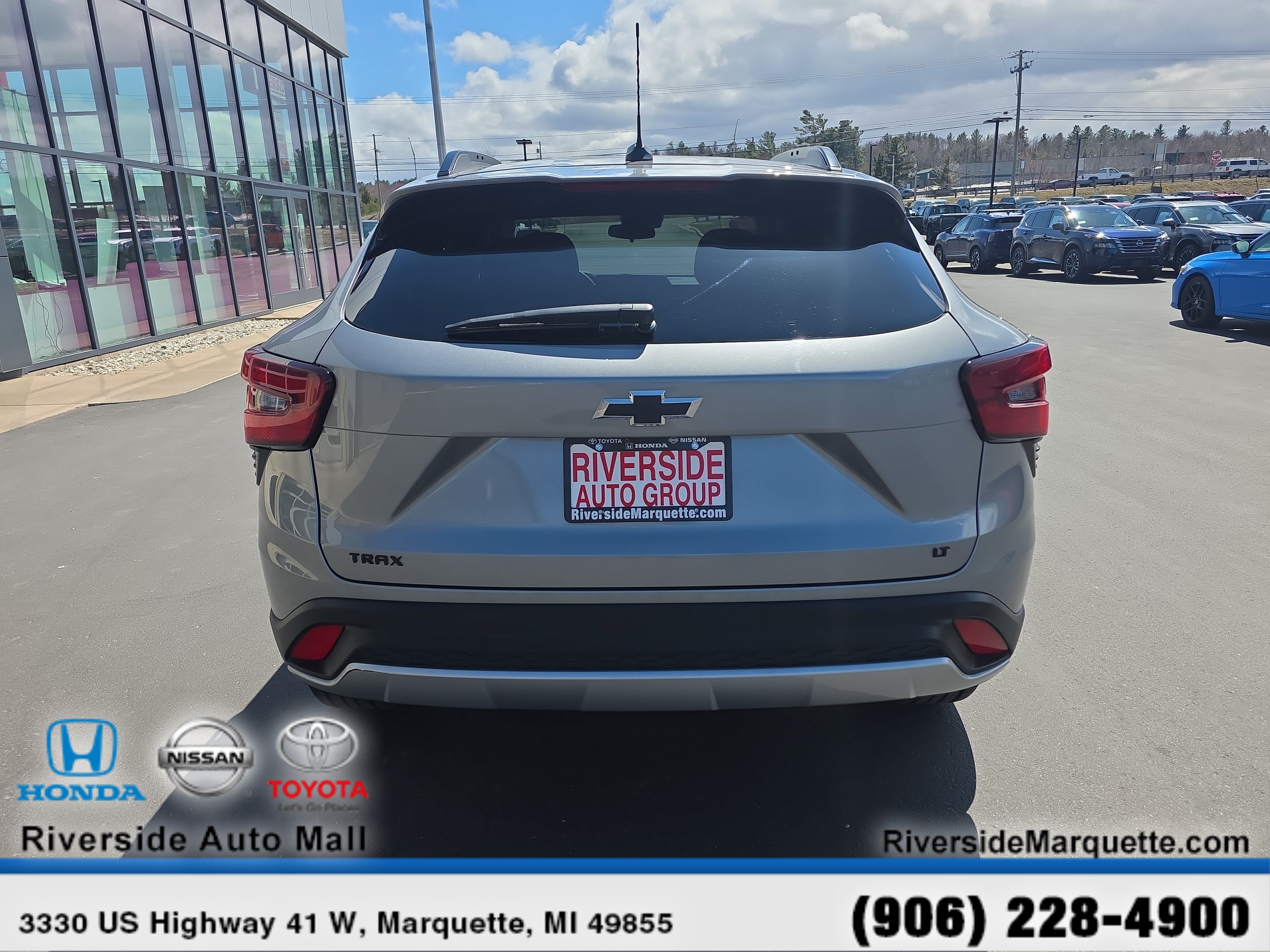 Used 2024 Chevrolet Trax LT w/ Driver Confidence Package FWD image 7