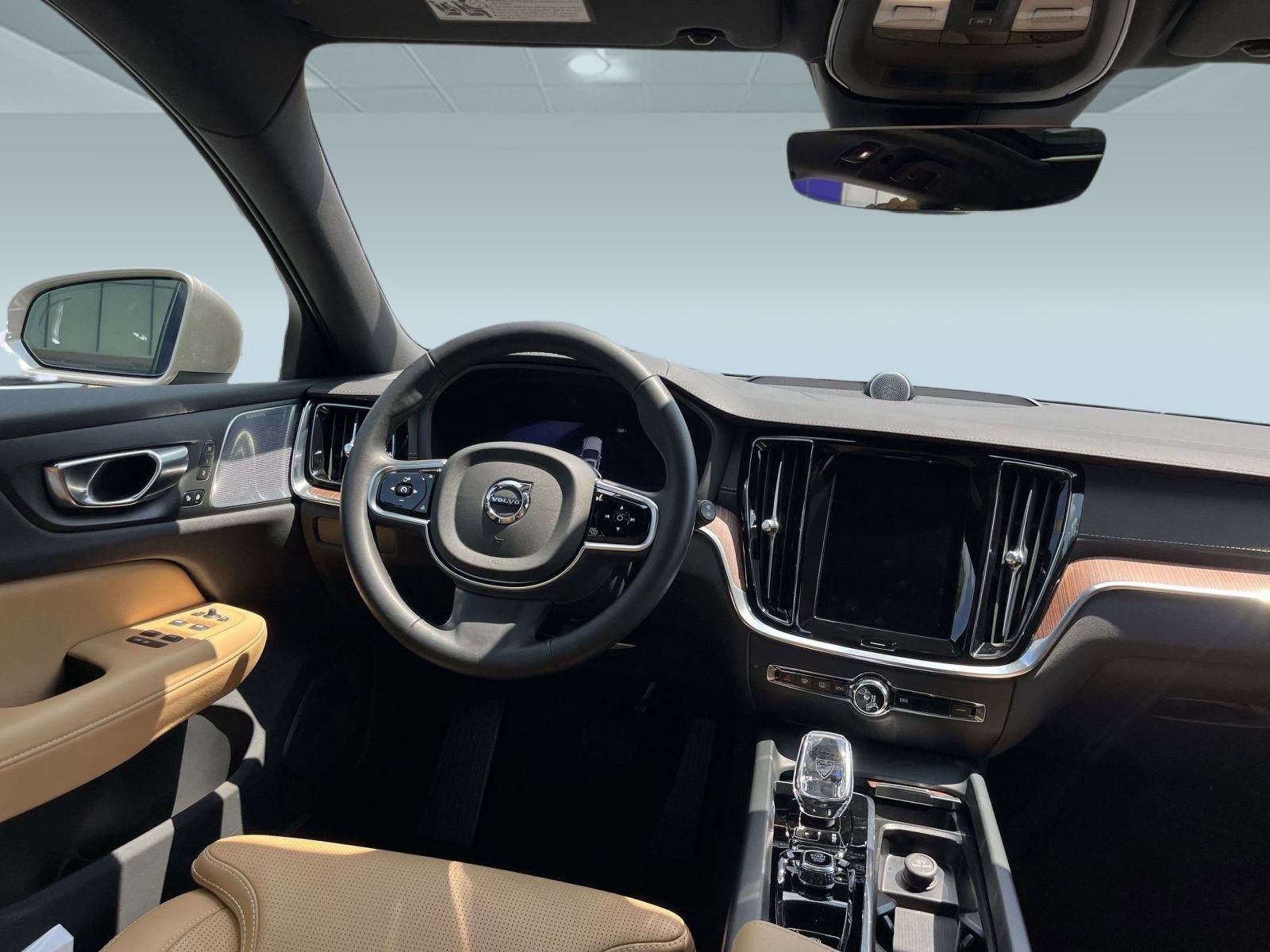 Certified 2025 Volvo V60 B5 Cross Country Ultra image 25