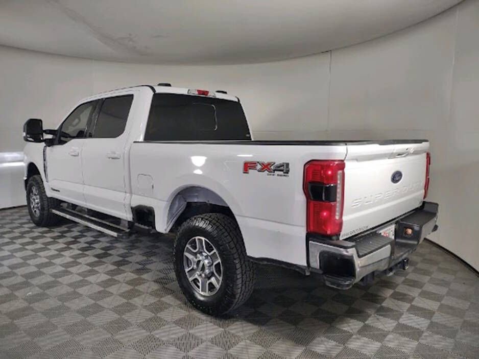 Used 2024 Ford F250 Lariat w/ FX4 Off-Road Package image 7