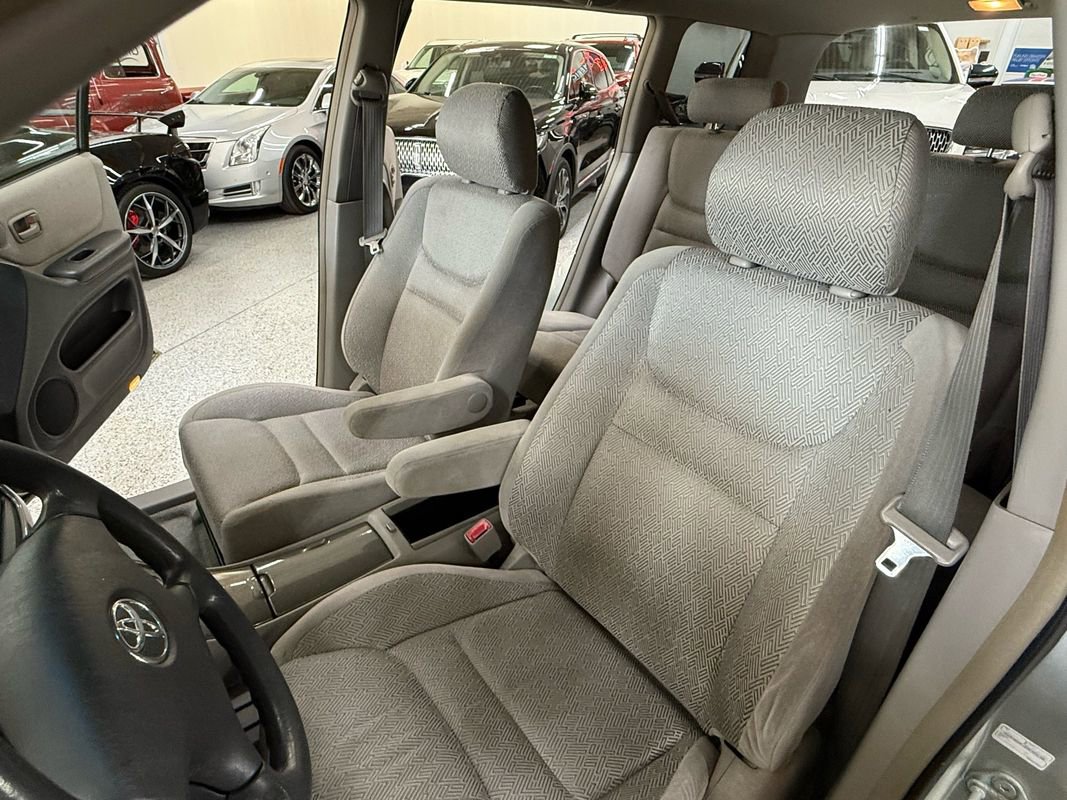 Used 2003 Toyota Highlander 4WD V6 image 12