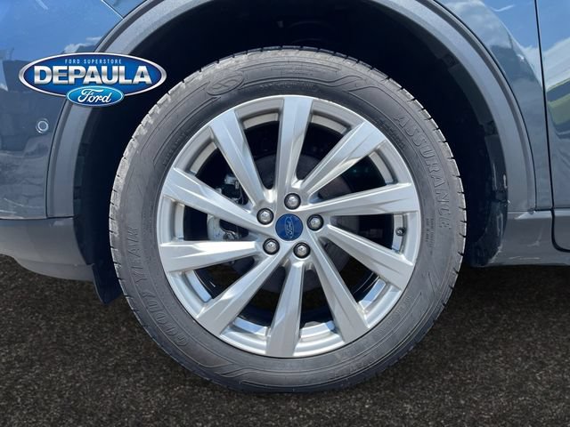 Certified 2022 Ford Escape Titanium w/ Titanium Elite Package AWD/4WD image 18
