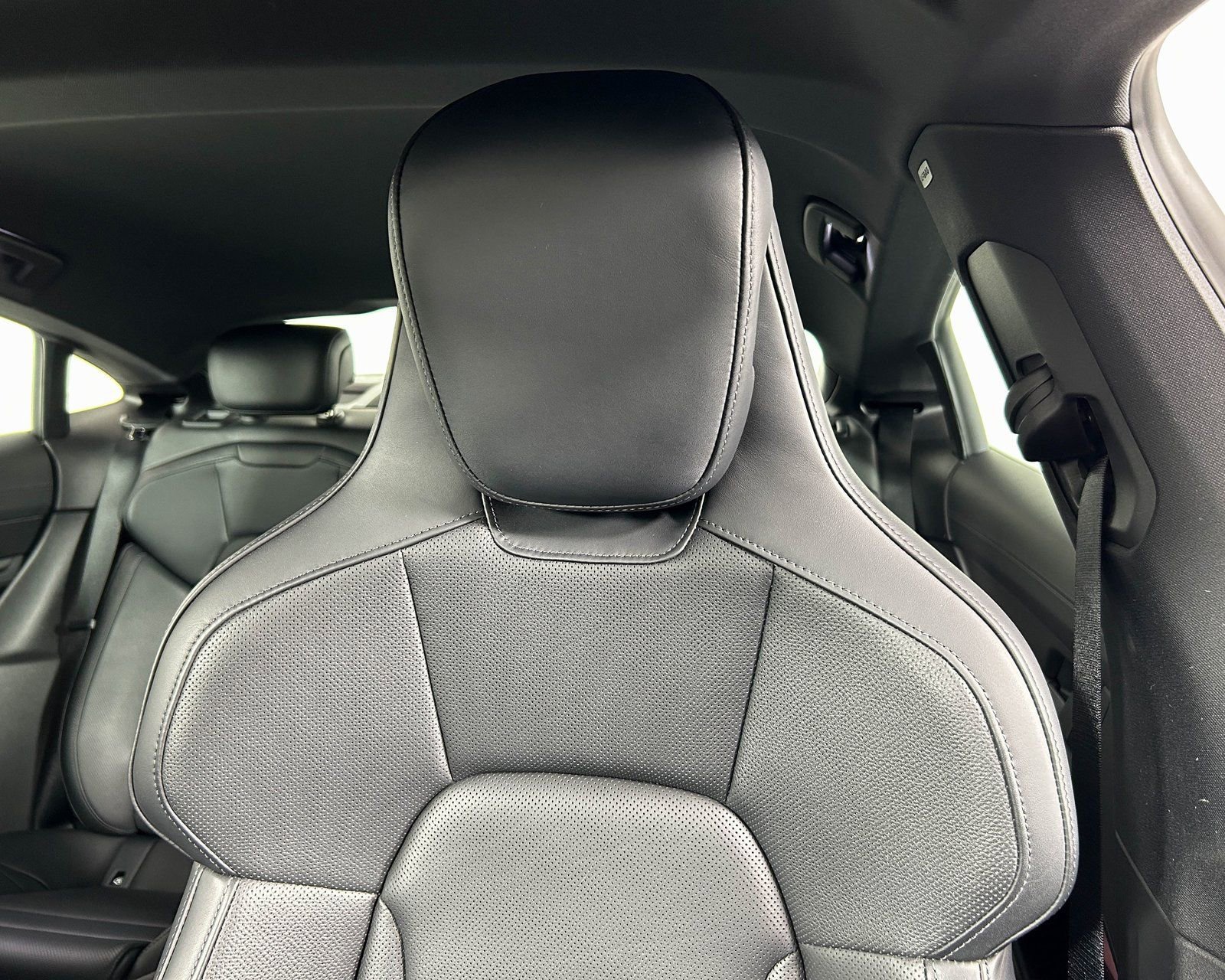 Used 2025 Porsche Taycan 4S image 16