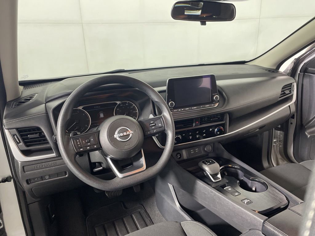 Used 2024 Nissan Rogue S FWD image 8