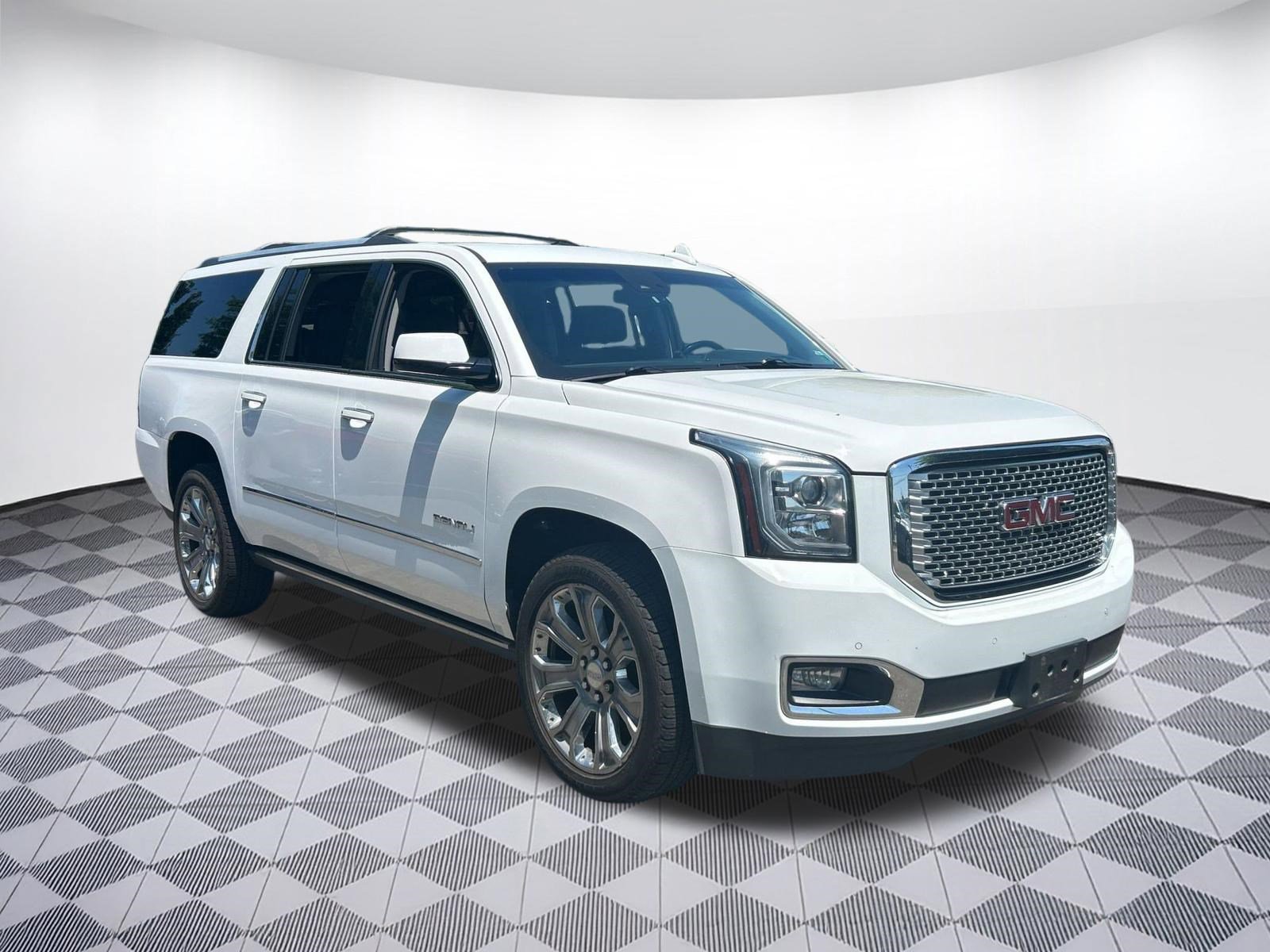 Used 2016 GMC Yukon XL Denali w/ Open Road Package AWD/4WD image 7