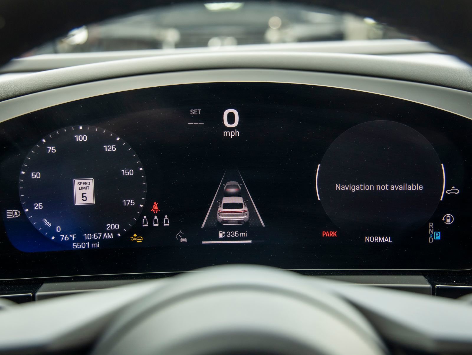 Certified 2025 Porsche Macan Electric image 27