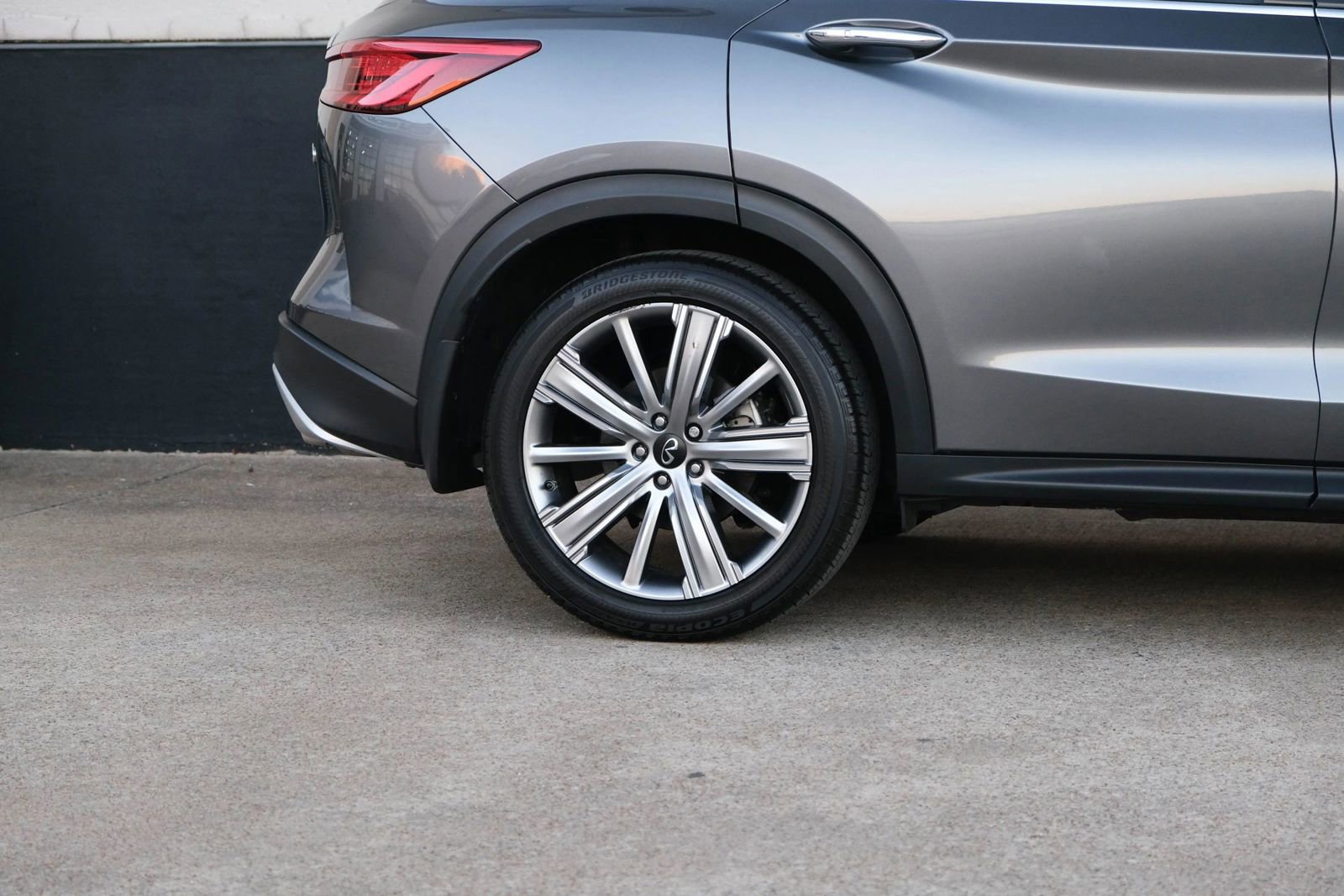 Used 2022 INFINITI QX50 Sensory image 12