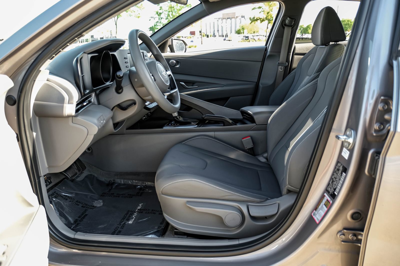 Used 2023 Hyundai Elantra SEL FWD image 4