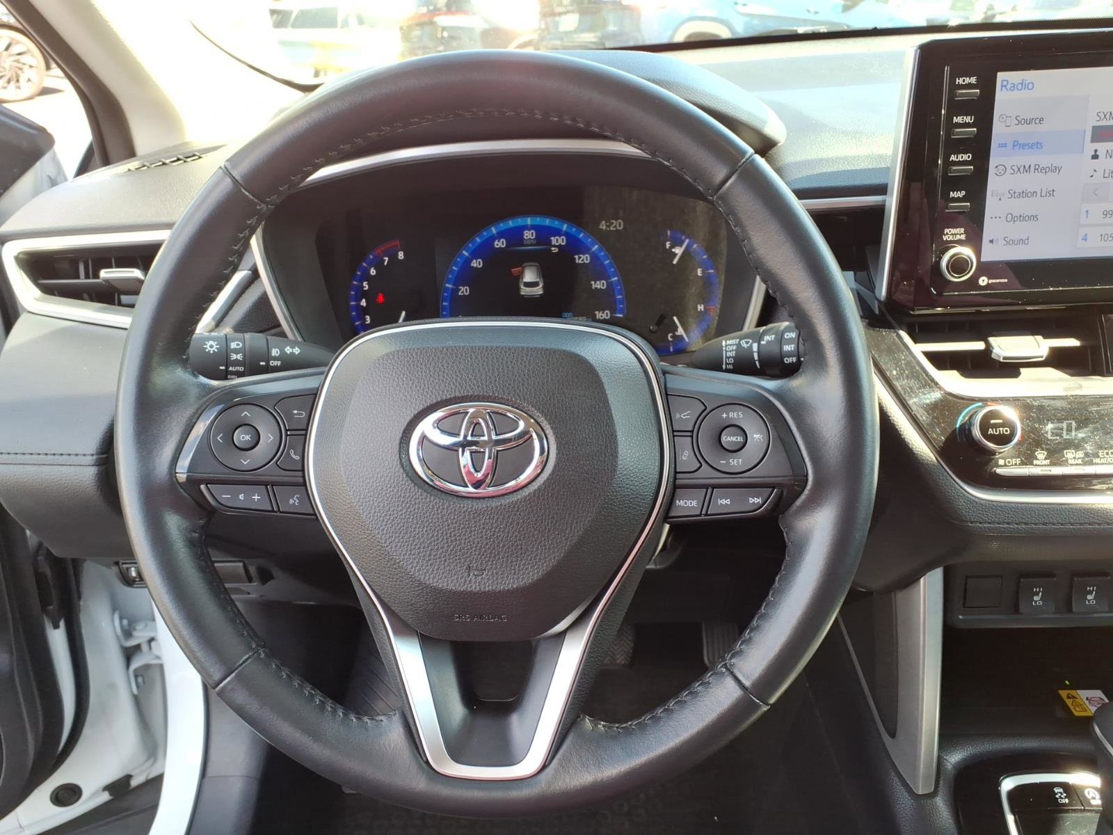 Used 2022 Toyota Corolla Cross XLE w/ Convenience Package AWD/4WD image 17