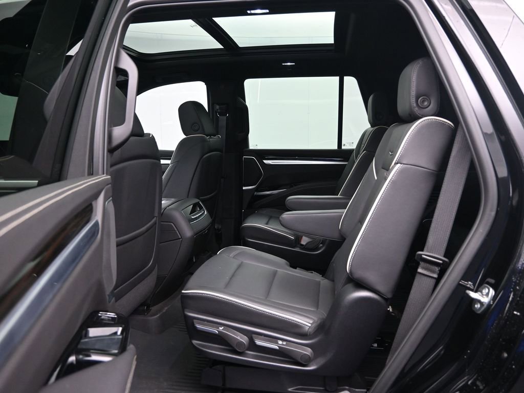Used 2025 Cadillac Escalade Premium Luxury w/ Touring Package image 32