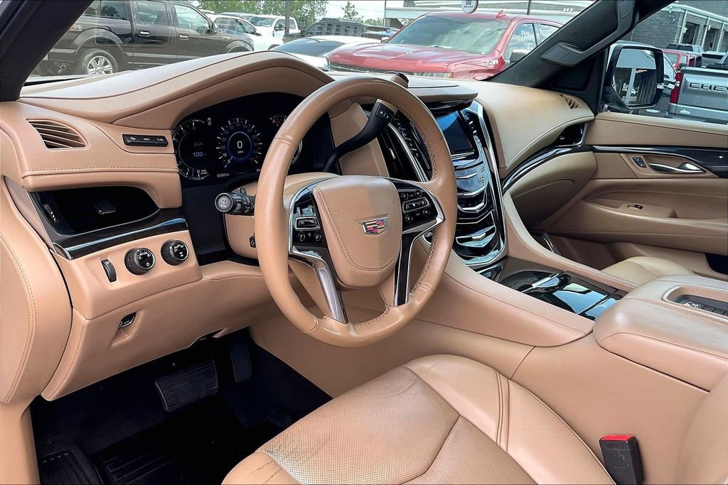 Used 2019 Cadillac Escalade ESV Platinum AWD/4WD image 19
