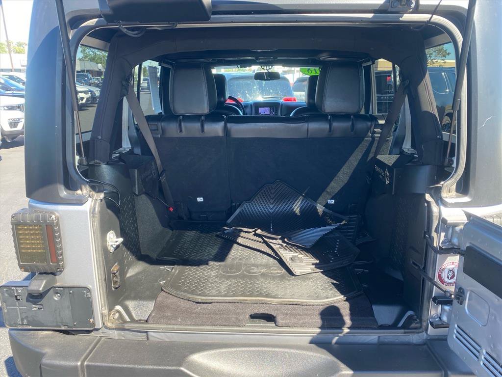 Used 2018 Jeep Wrangler Unlimited Rubicon w/ Connectivity Group AWD/4WD image 23