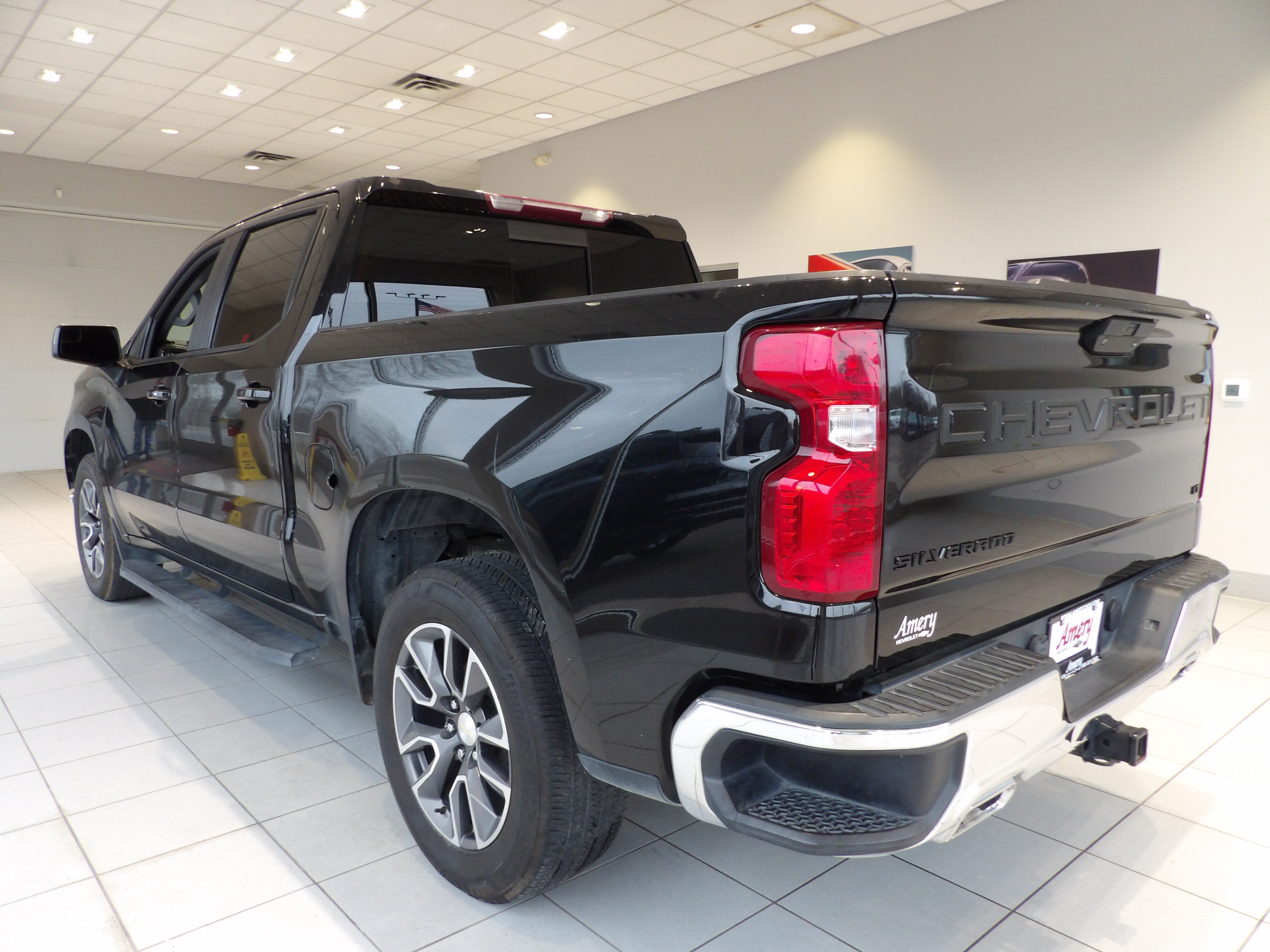 Used 2021 Chevrolet Silverado 1500 LT w/ Z71 Off-Road Package AWD/4WD image 6