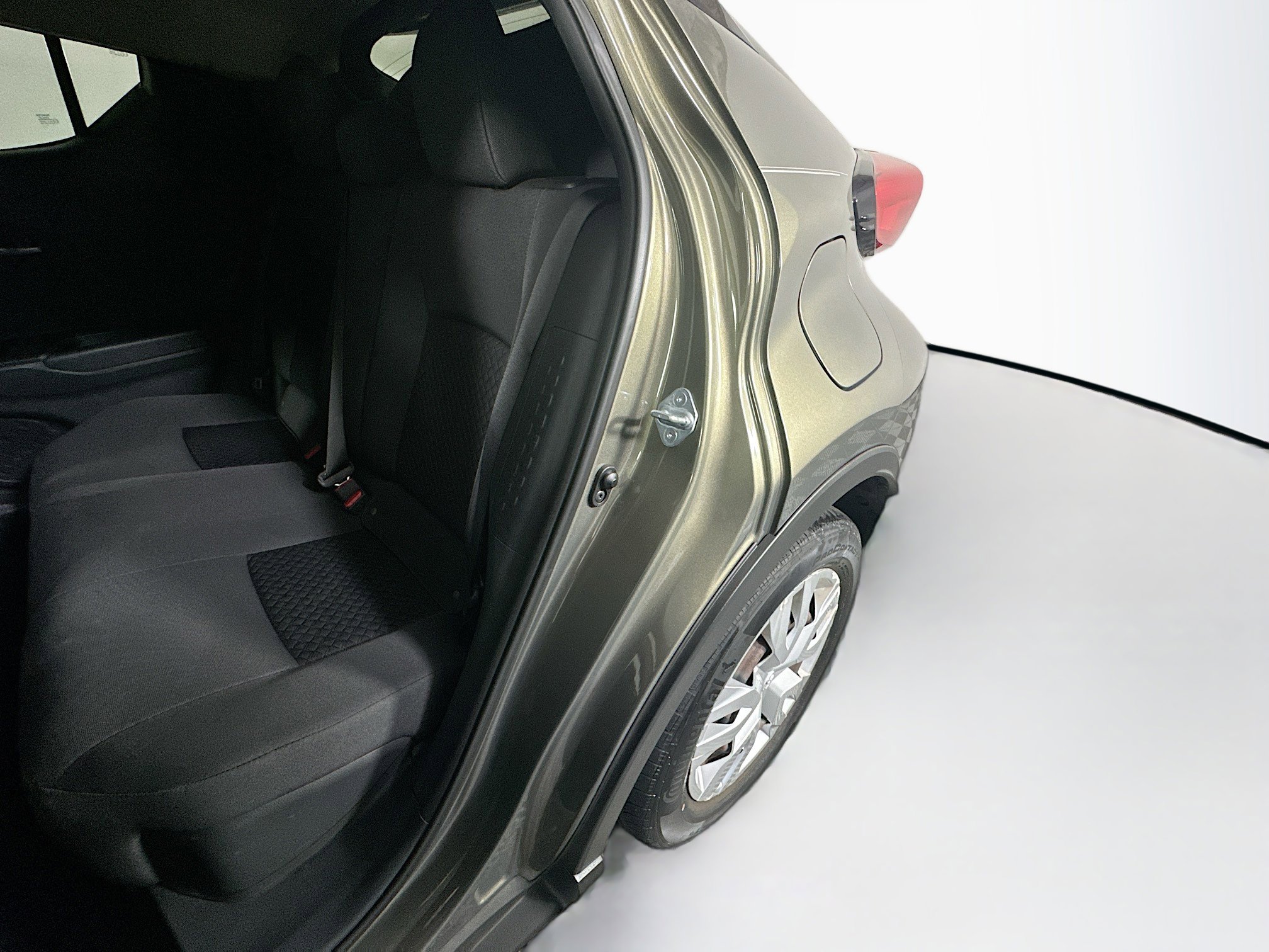 Used 2021 Toyota C-HR LE FWD image 25