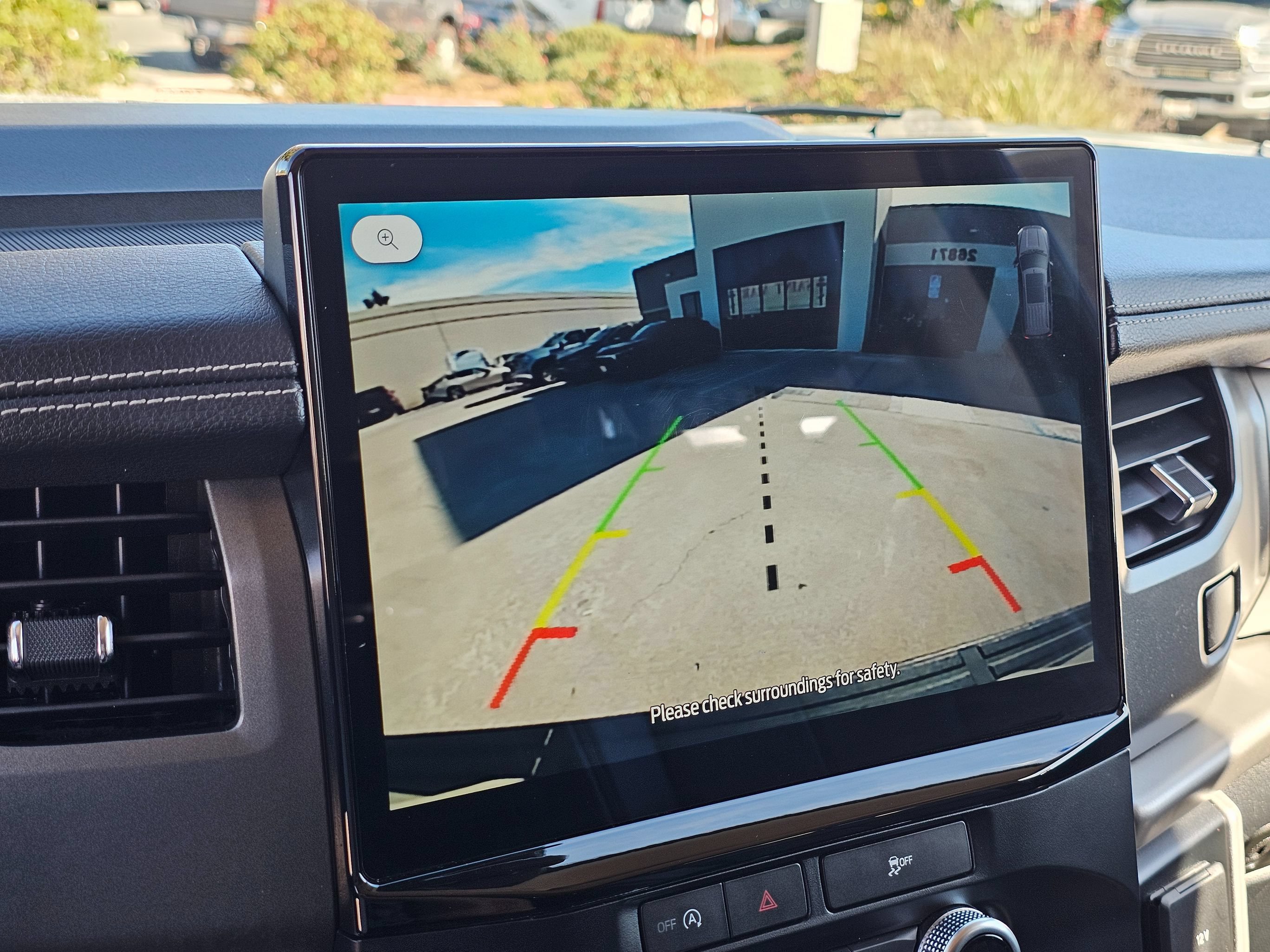 Used 2024 Ford Expedition XLT RWD image 29