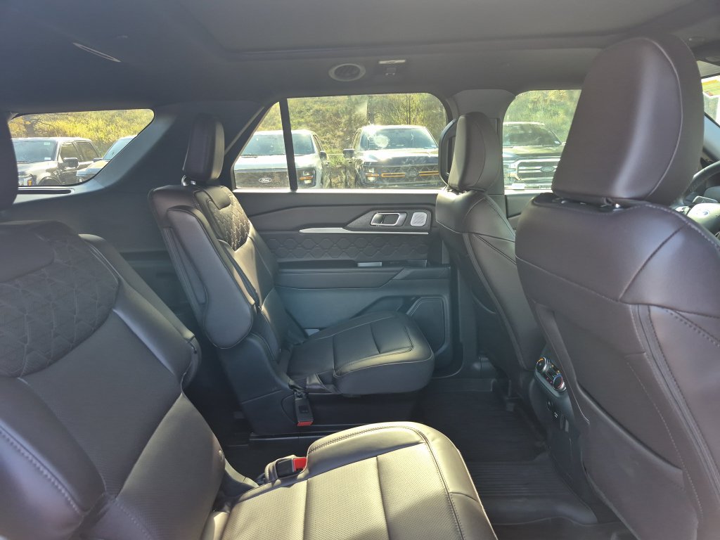 New 2026 Ford Explorer Platinum w/ LUX Leather Package AWD/4WD image 24