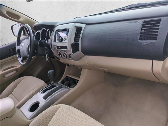 Used 2011 Toyota Tacoma PreRunner w/ SR5 Pkg #2 image 20