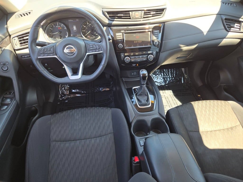 Used 2018 Nissan Rogue SV FWD image 16