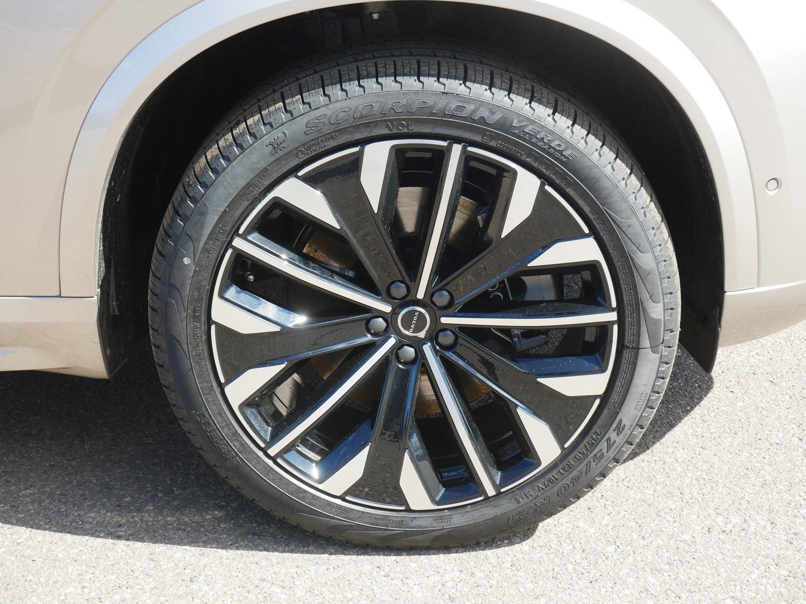 New 2026 Volvo XC90 T8 Ultra image 4