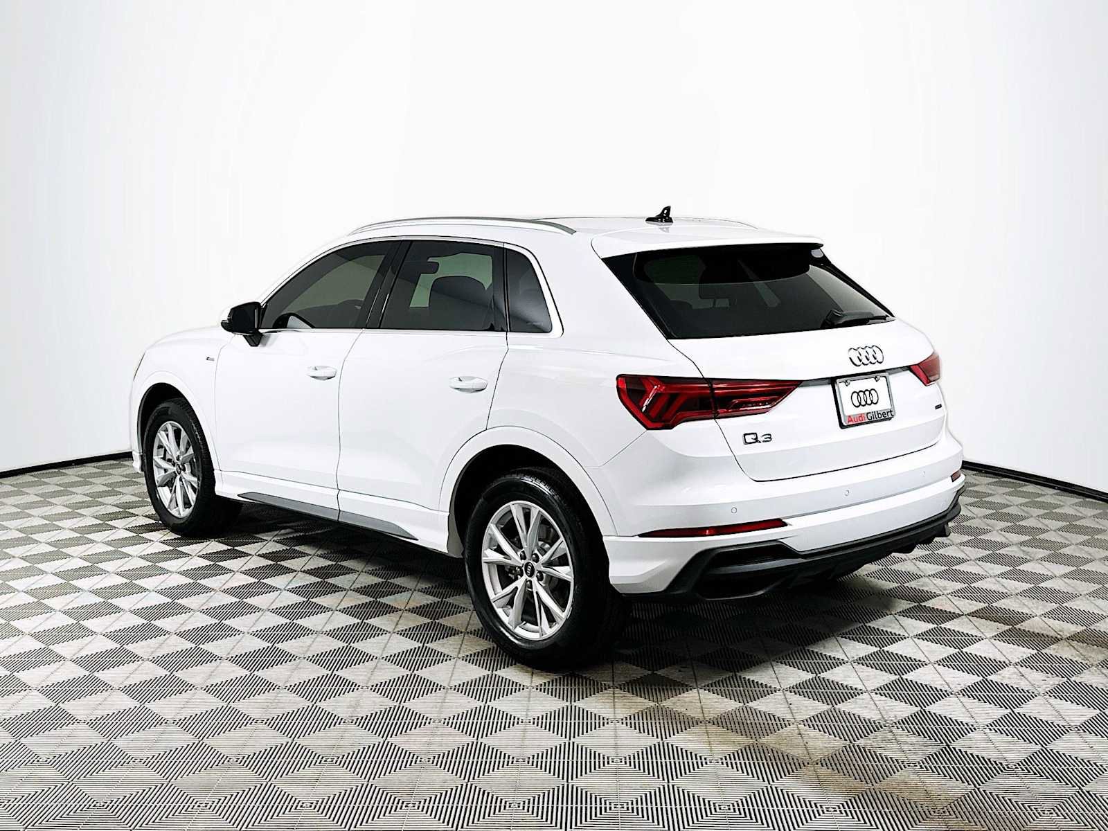 Certified 2024 Audi Q3 2.0T Premium w/ Convenience Package image 5